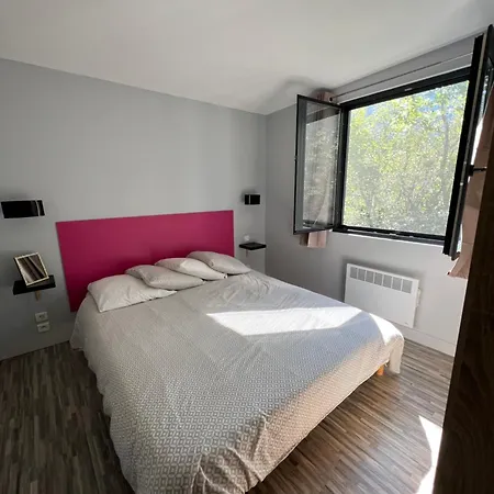 Gite La Cerise Qui Rit La Cresse